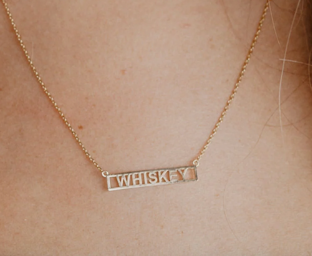 CALL IT OUT BAR NECKLACE