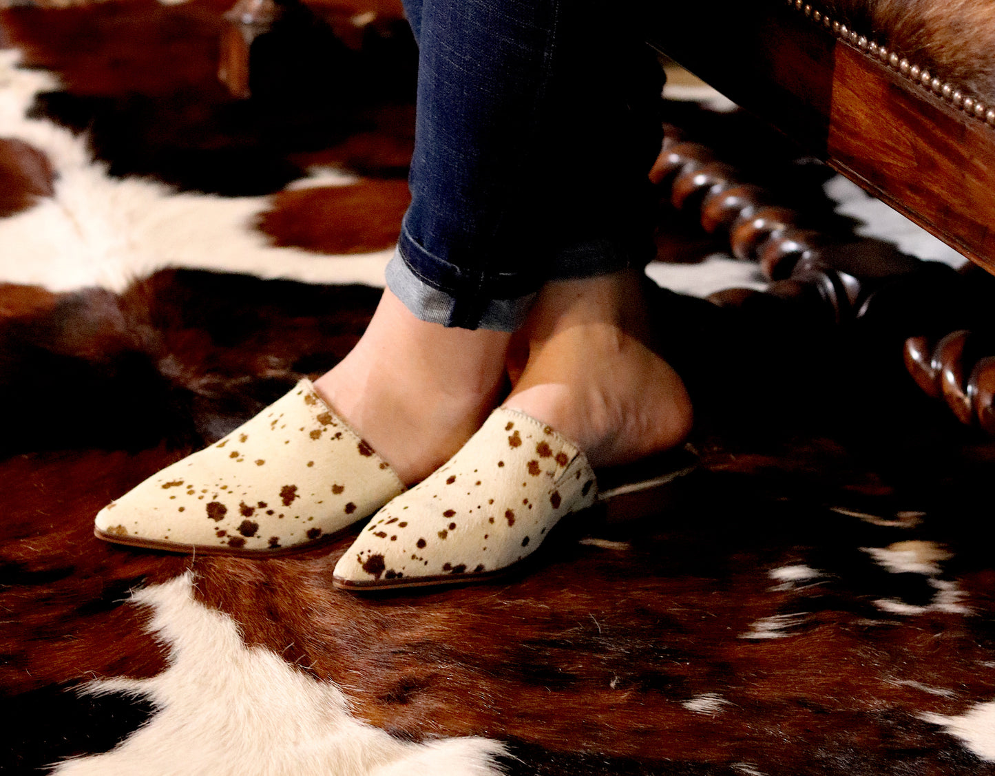 WOMEN'S COWHIDE HIGH UP LOAFER