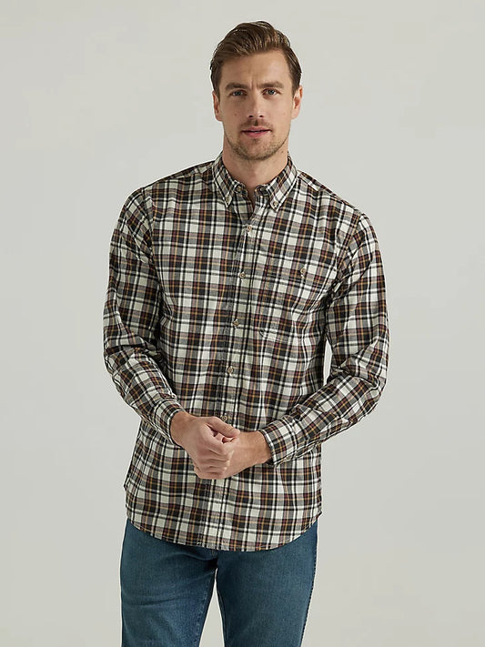 Wrangler Rugged Wear Long Sleeve Wrinkle Resist Plaid Button-Down Shirt