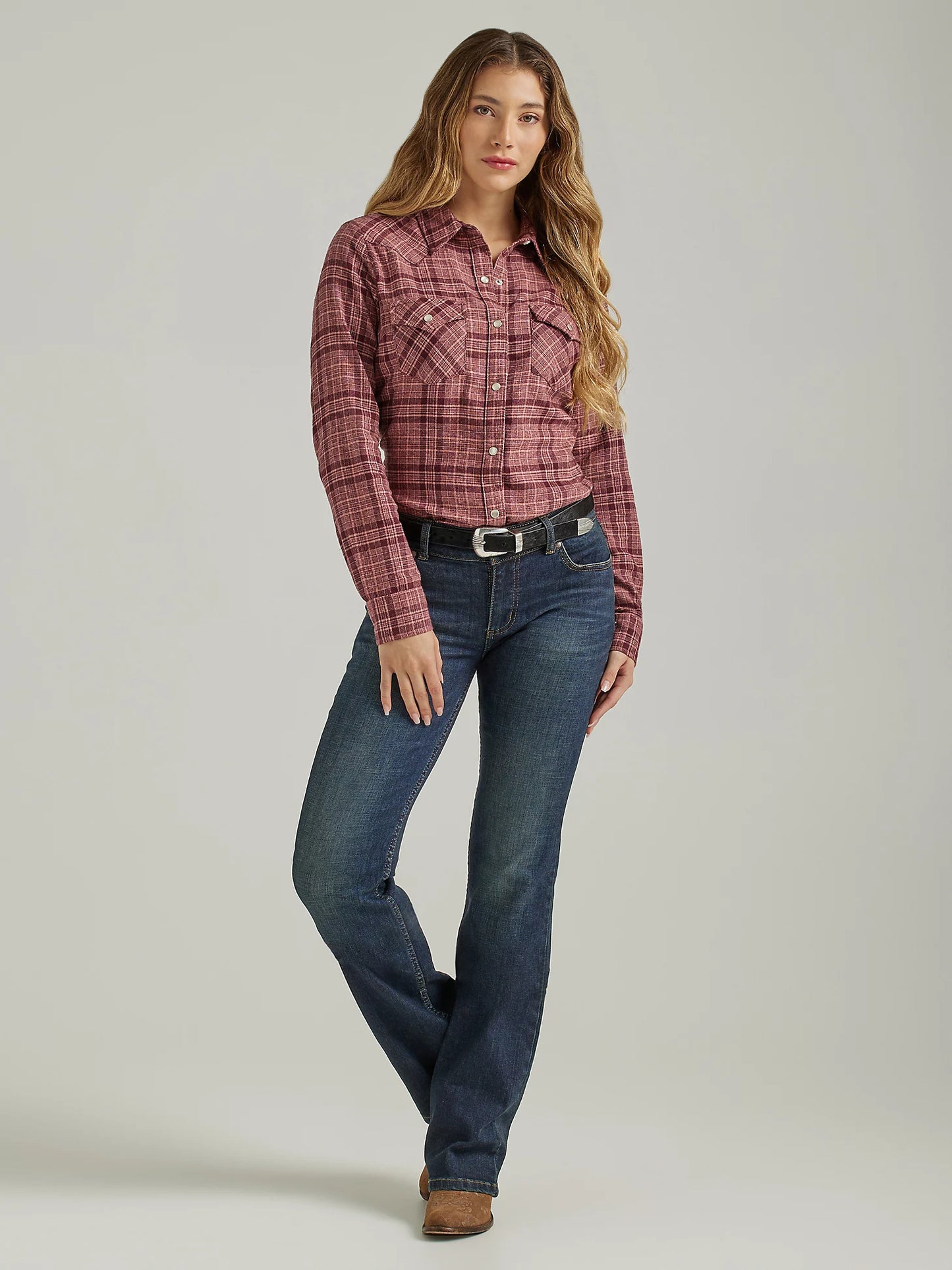 Women's Essential Long Sleeve Flannel Plaid Western Snap Shirt In Ash Rose