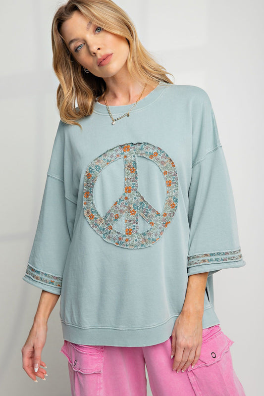 MINERAL WASHED TERRY FLORAL PEACE SIGN PULLOVER